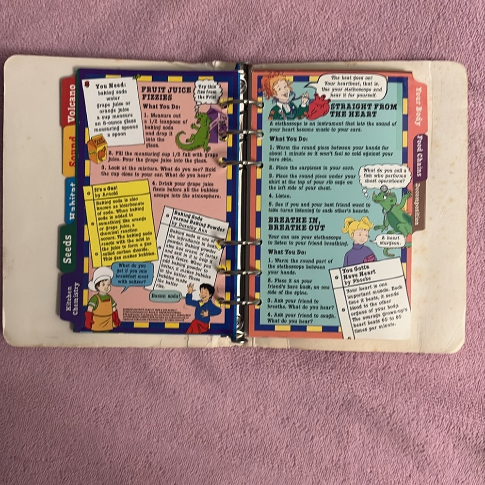 1995-1996 Magic School Bus books (food chain and how things grow) & Notebook - Picture 12 of 16